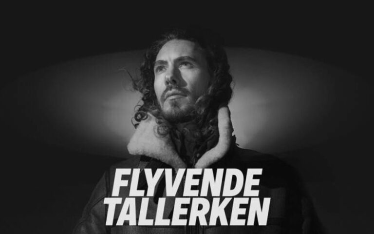 Flyvende tallerken - anmeldelse